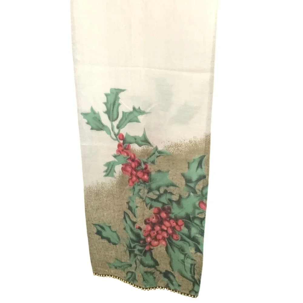 Victorian Trading Co, Hopeless Romantic Holly Berry‎ Metal Ball Scarf